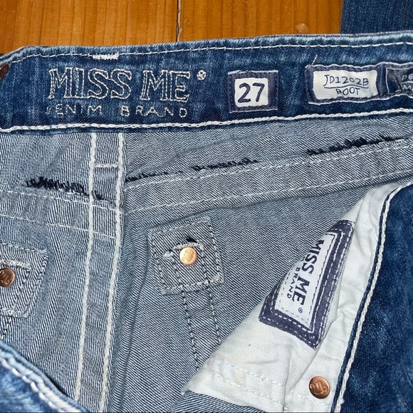NWOT Miss Me Jeans - Picture 2 of 3